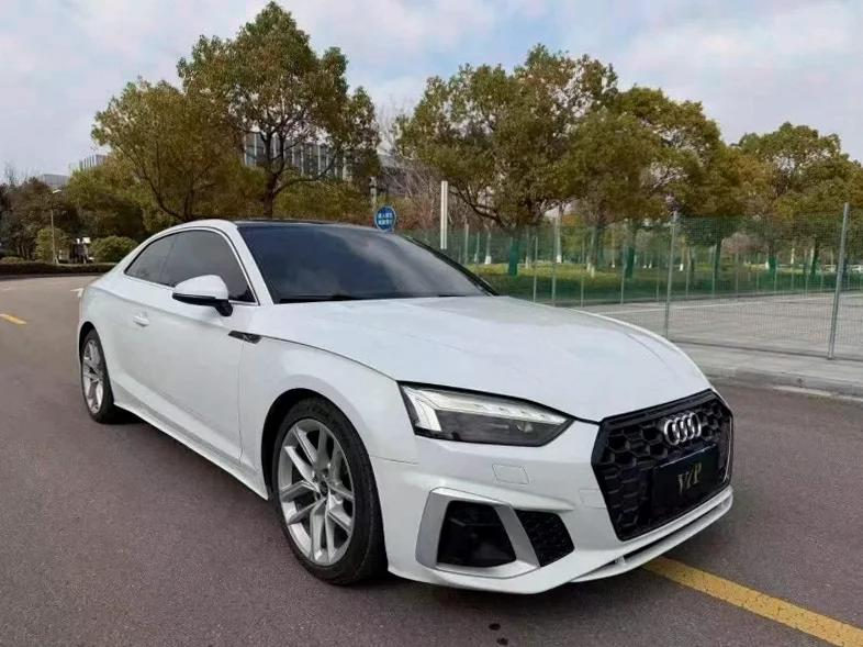 奥迪A5 正面外观三