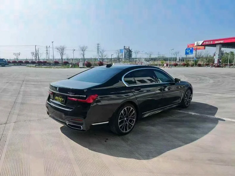 宝马7系 内饰后排