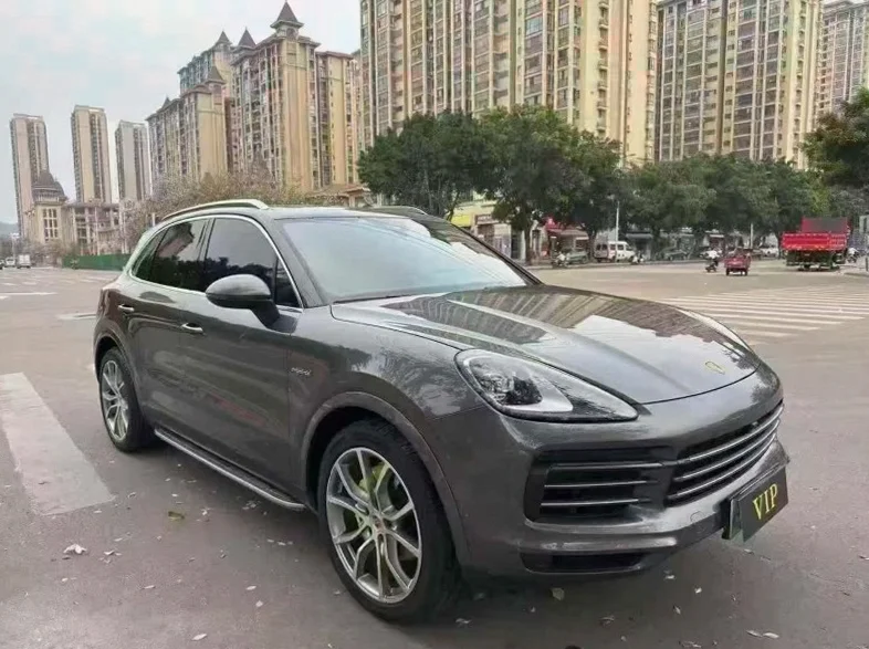 保时捷卡宴 正面外观三