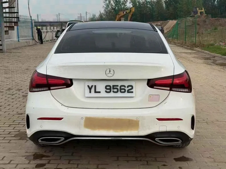 奔驰A 内饰后排