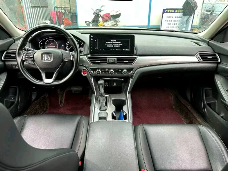 本田雅阁 后面外观二