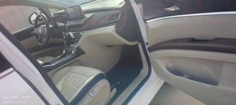 别克GL8 内饰后排