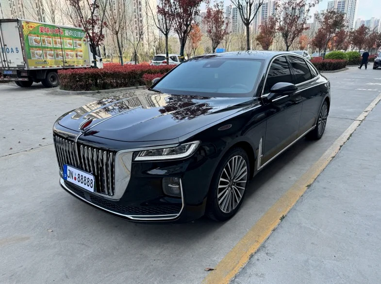 红旗H9 后面外观一