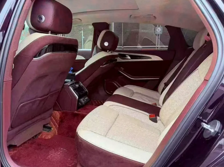 红旗H9 内饰后排