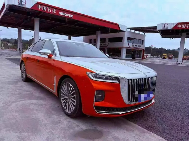 红旗H9 正面外观三