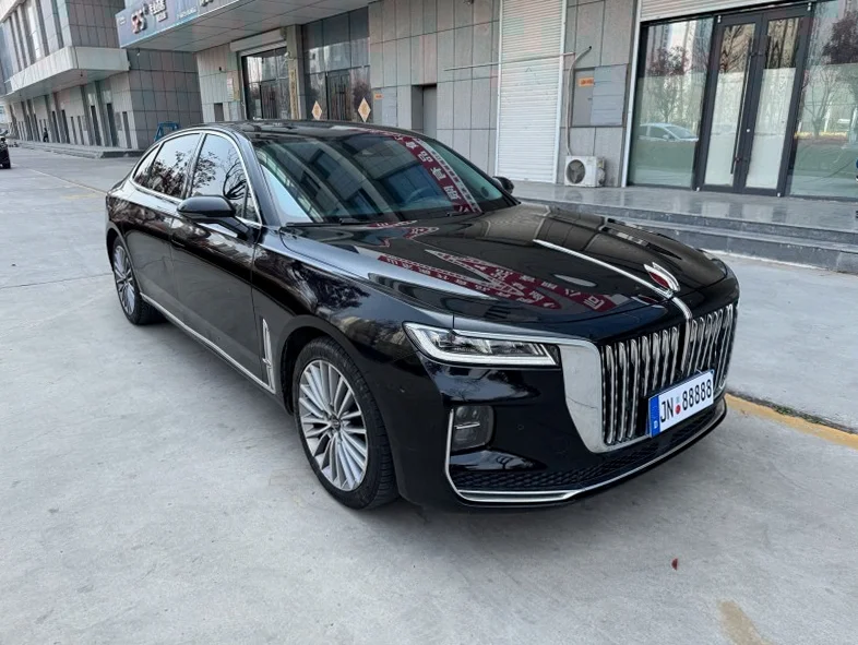 红旗H9 正面外观二