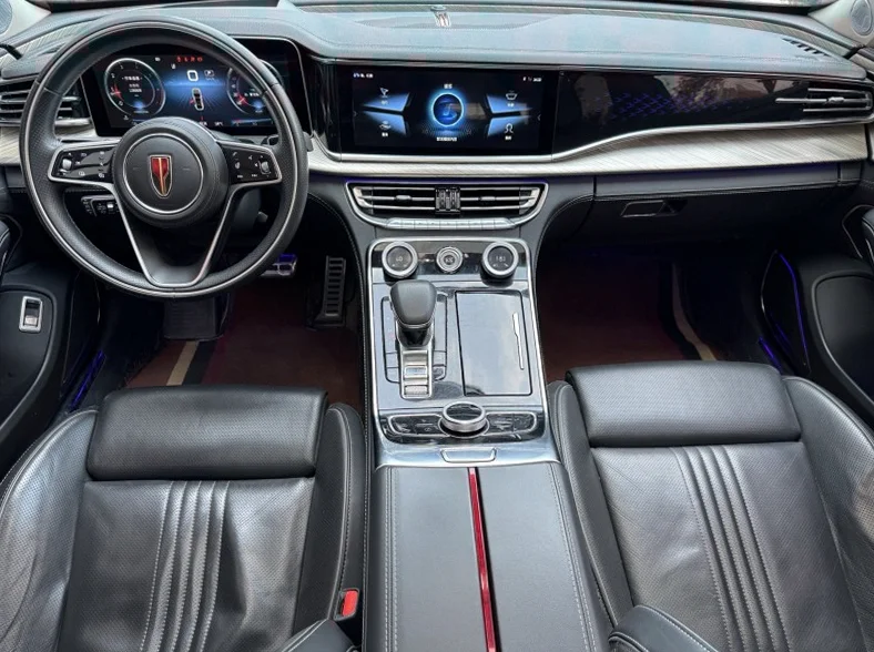 红旗H9 内饰前排