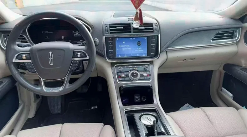 林肯大陆 后面外观二