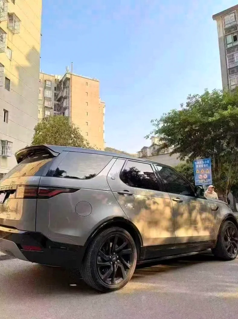 路虎发现 内饰后排