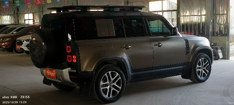 路虎卫士 内饰前排