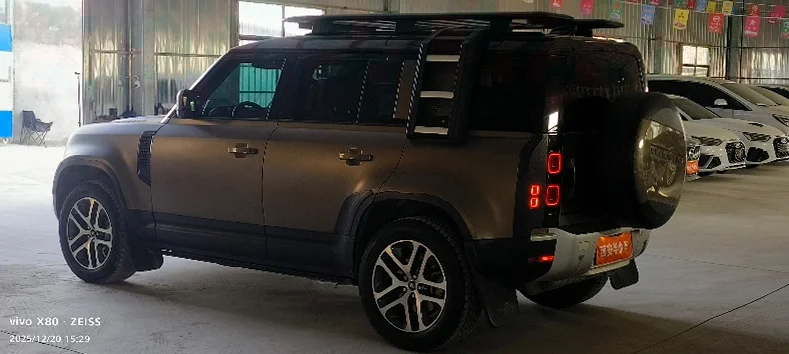 路虎卫士 驾驶室