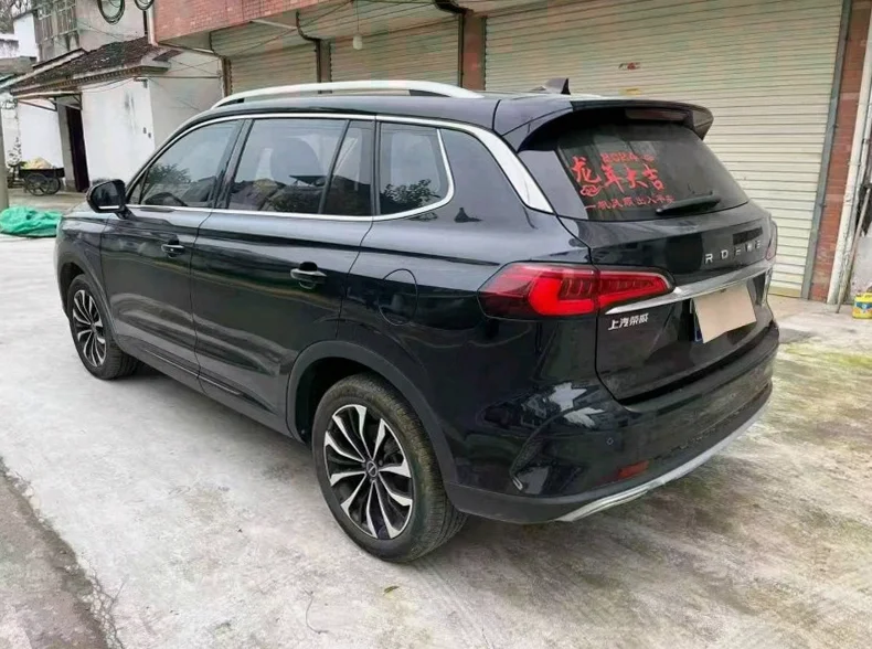 荣威RX5 内饰后排