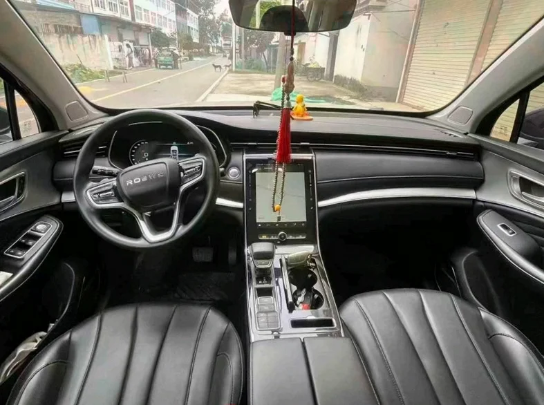 荣威RX5 后面外观一