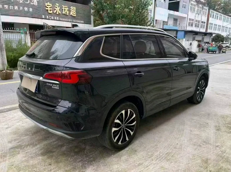 荣威RX5 内饰前排