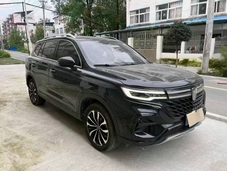 荣威RX5 正面外观三