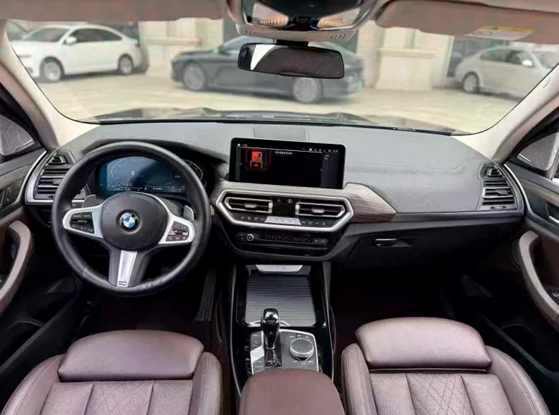 宝马X3 后面外观二