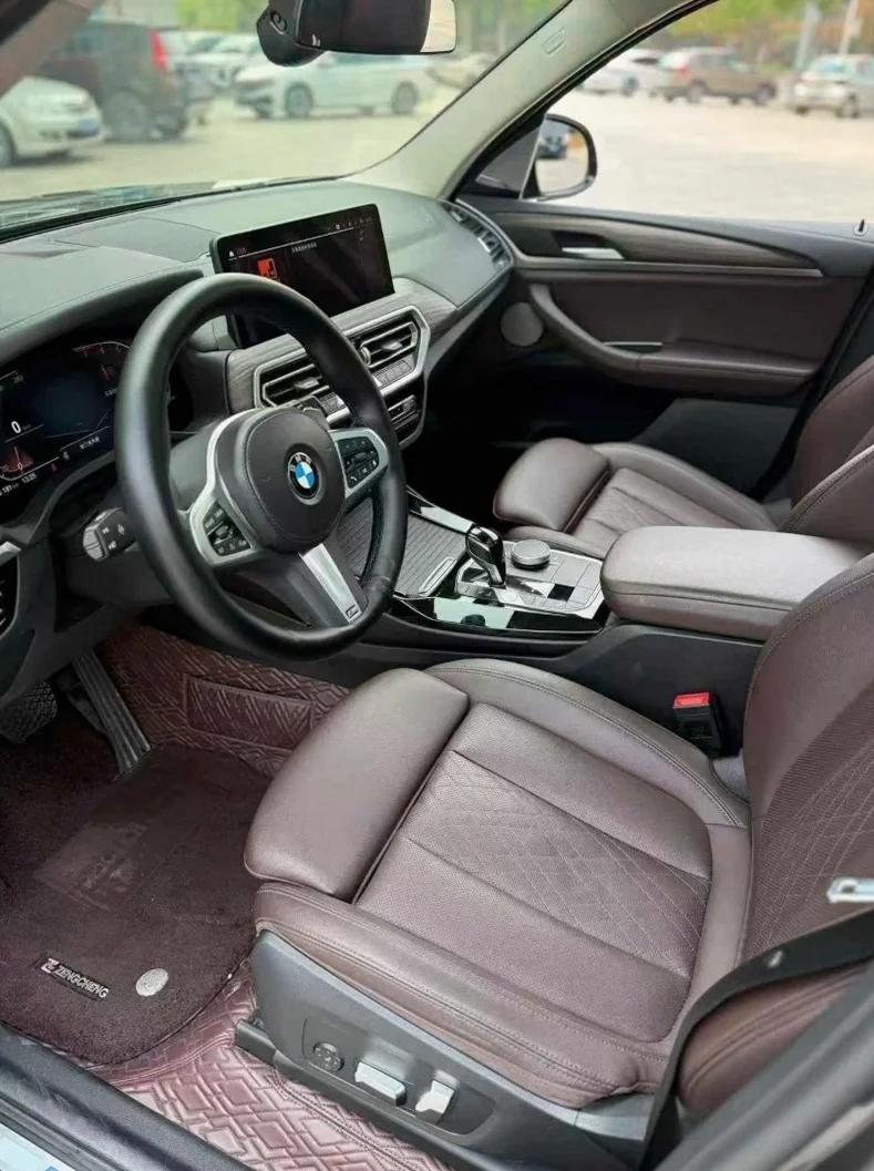 宝马X3 后面外观一