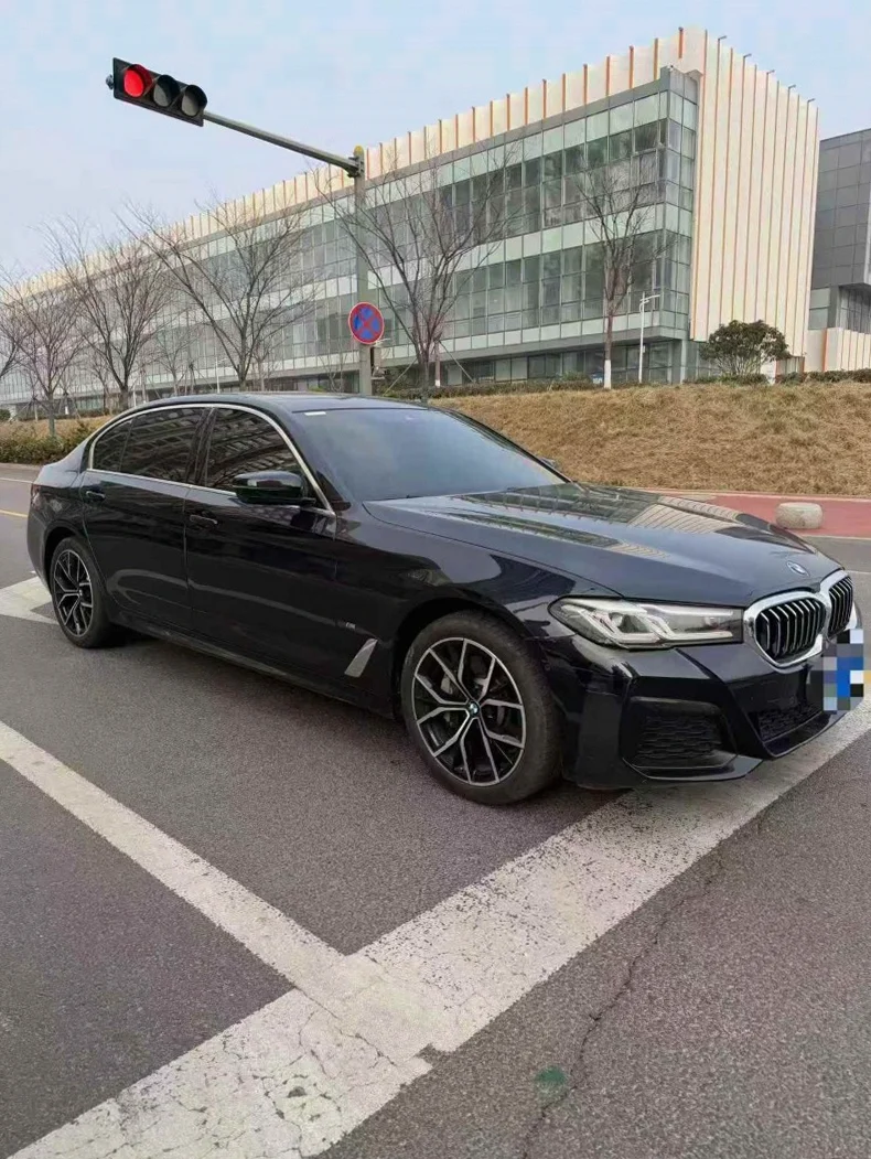 宝马5系 后面外观一