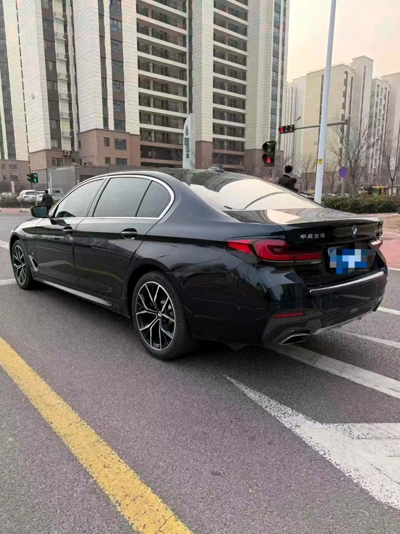 宝马5系 正面外观二