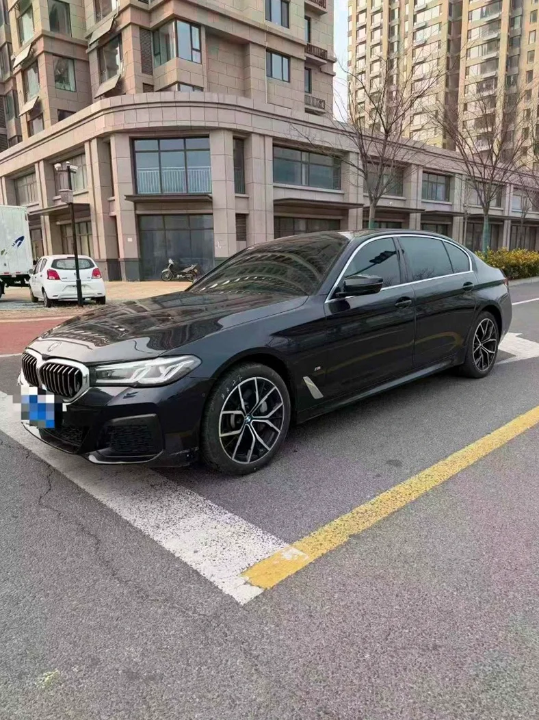宝马5系 正面外观三