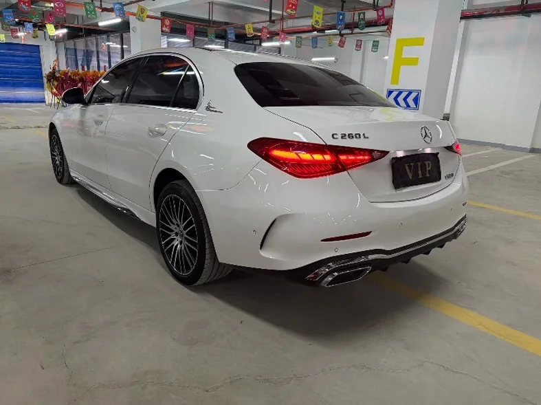 奔驰C 内饰后排