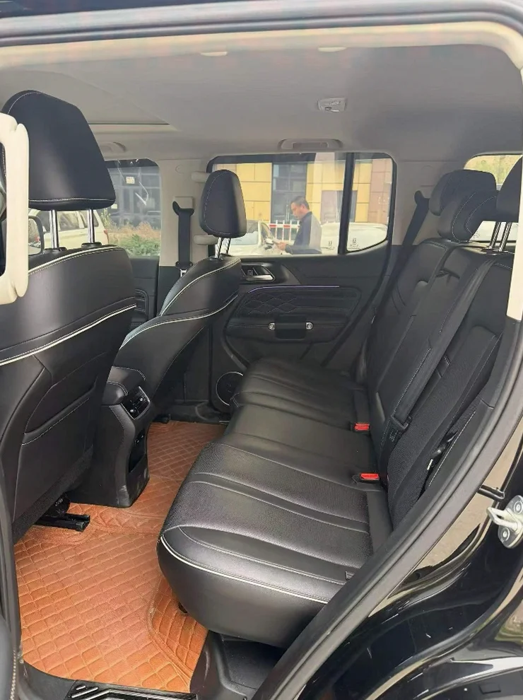 长城汽车坦克 后面外观一