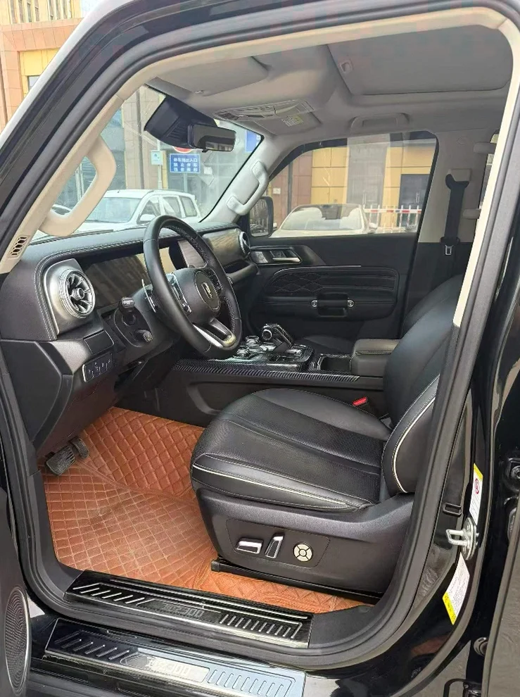 长城汽车坦克 正面外观三