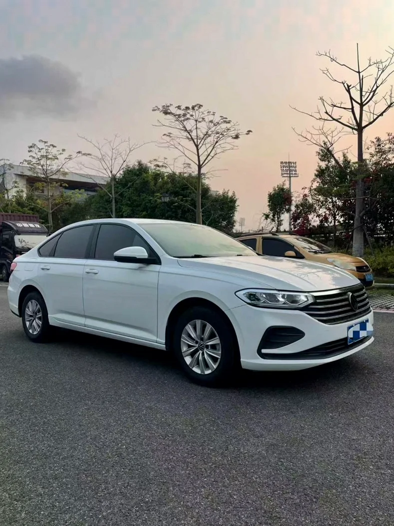 大众朗逸 正面外观二