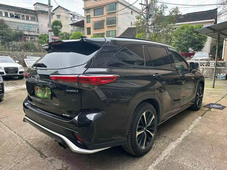 丰田锐放 内饰前排