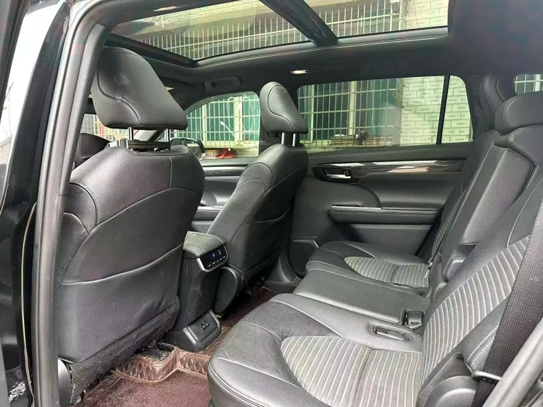 丰田锐放 后面外观三