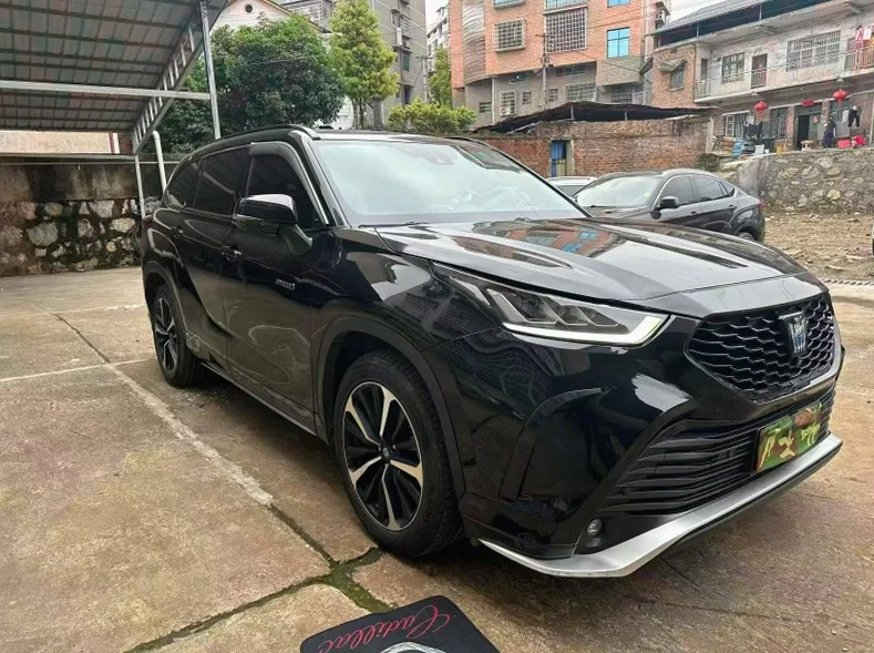 丰田锐放 正面外观三