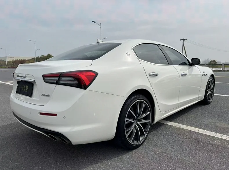 玛莎拉蒂Ghibli 正面外观二