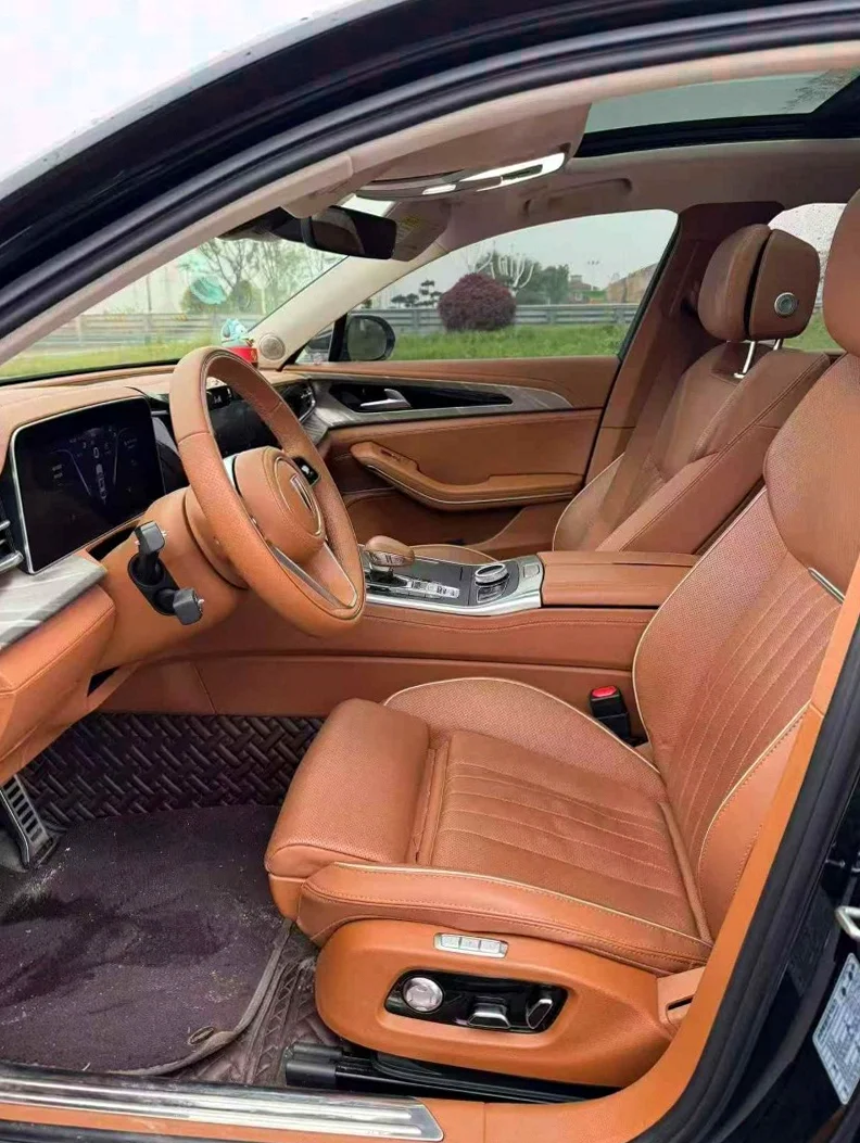 红旗H9 后面外观二