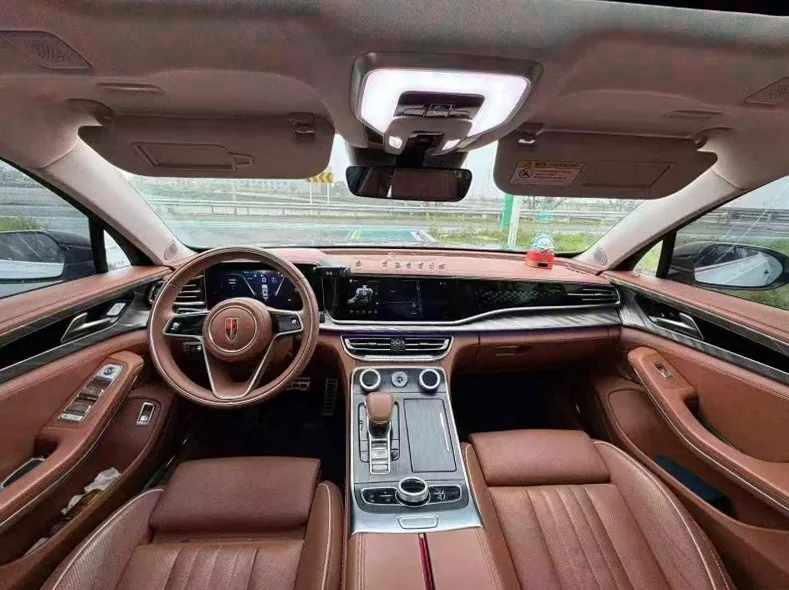 红旗H9 后面外观一