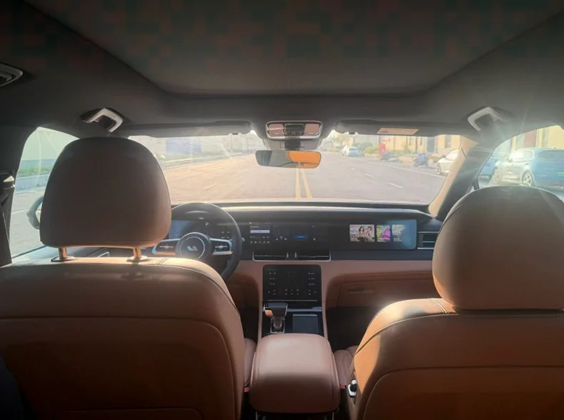 理想ONE 后面外观三