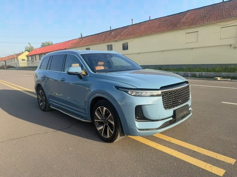 理想ONE 正面外观二