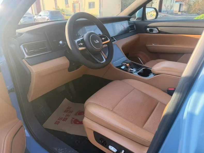 理想ONE 后面外观一