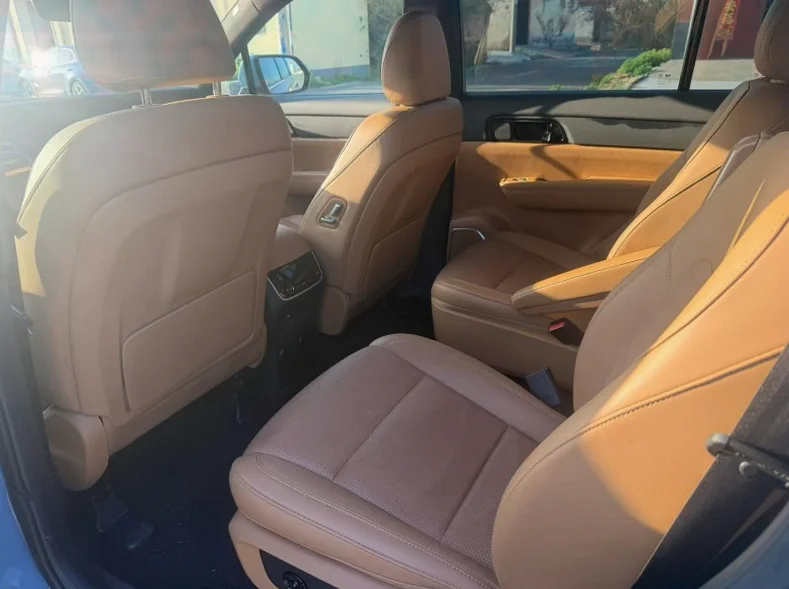 理想ONE 正面外观三