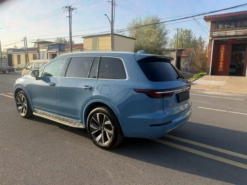 理想ONE 后面外观二