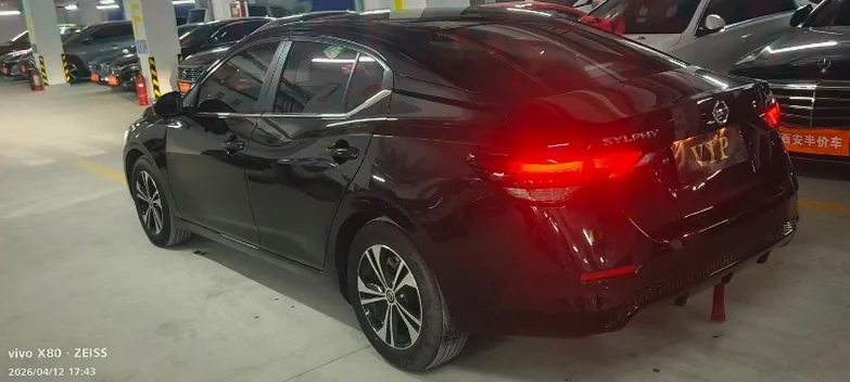 日产轩逸 内饰后排