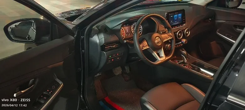 日产轩逸 后面外观一