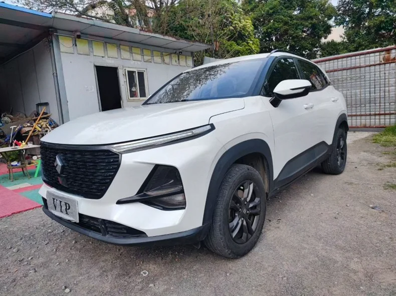 宝骏RS3 后面外观一