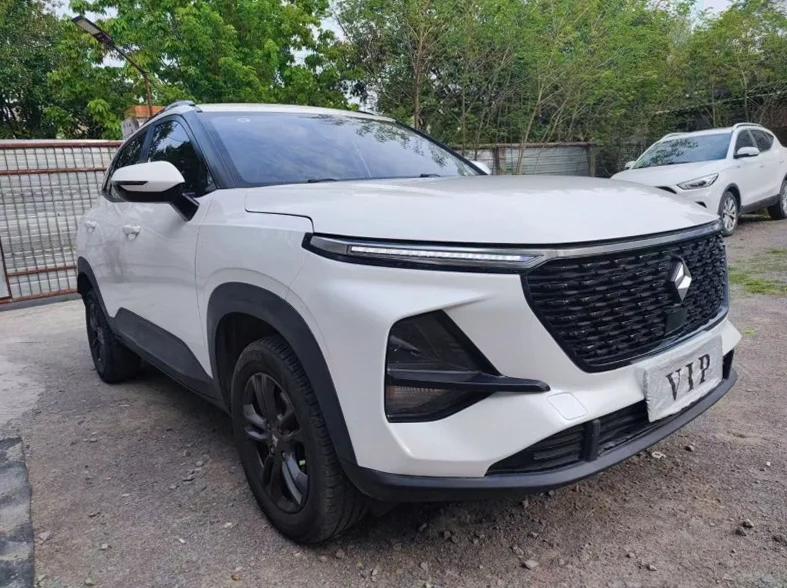 宝骏RS3 正面外观二