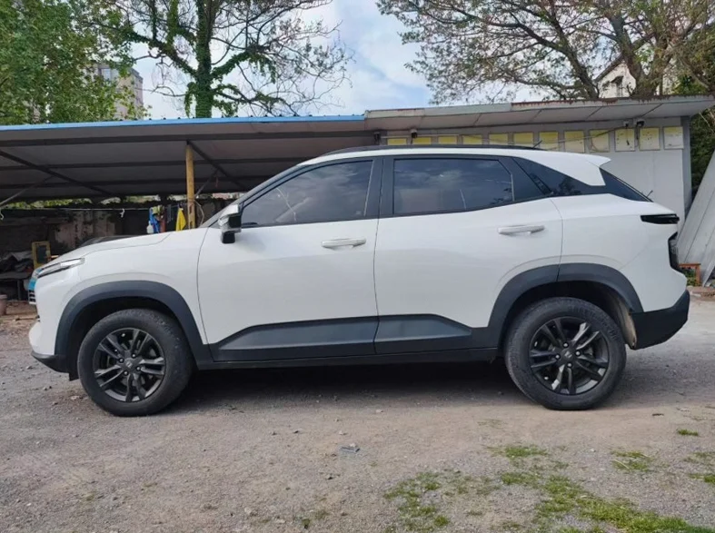 宝骏RS3 内饰前排