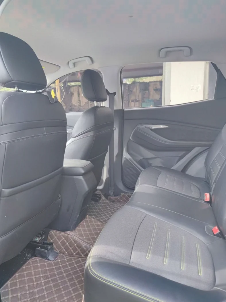 宝骏RS3 后面外观二