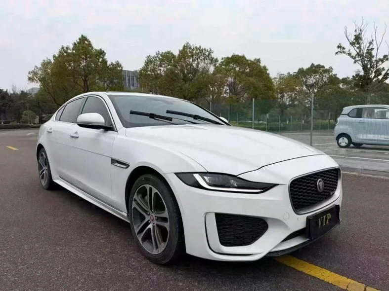 捷豹XEL 正面外观三