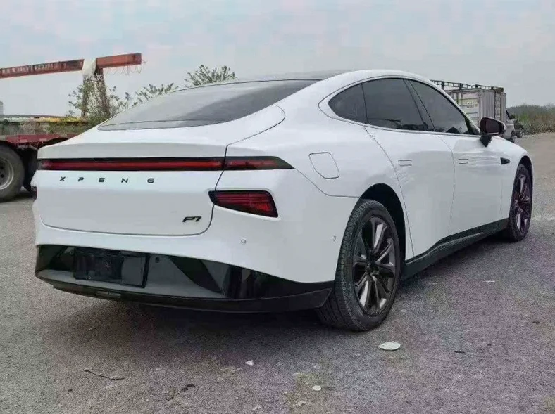 小鹏汽车p7 内饰前排