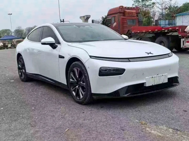 小鹏汽车p7 正面外观三