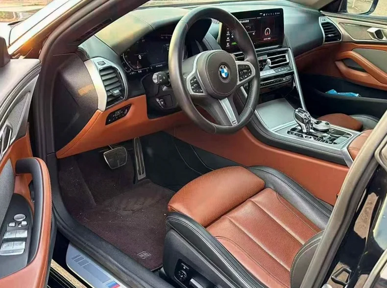 宝马8系 后面外观三