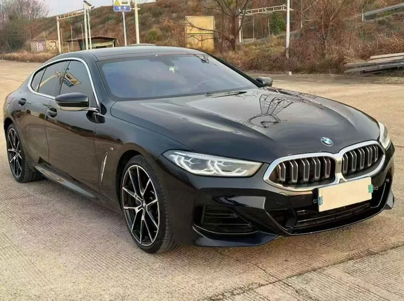 宝马8系 正面外观二